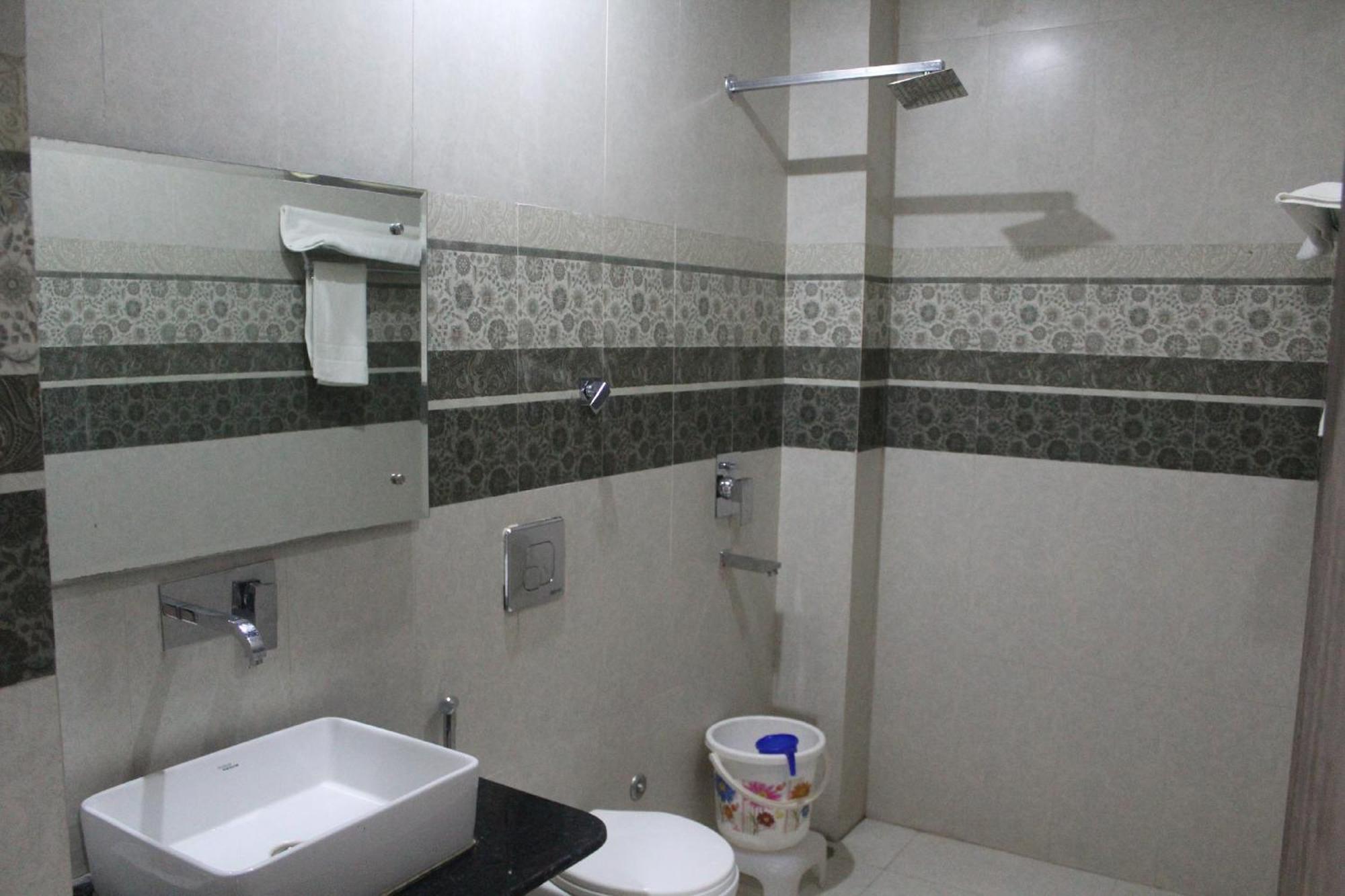 Bilberry Hotel Rewāri Extérieur photo
