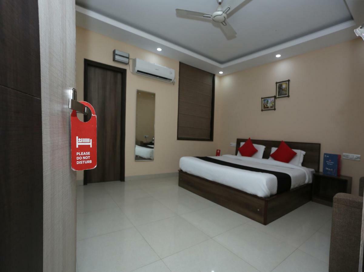 Bilberry Hotel Rewāri Extérieur photo