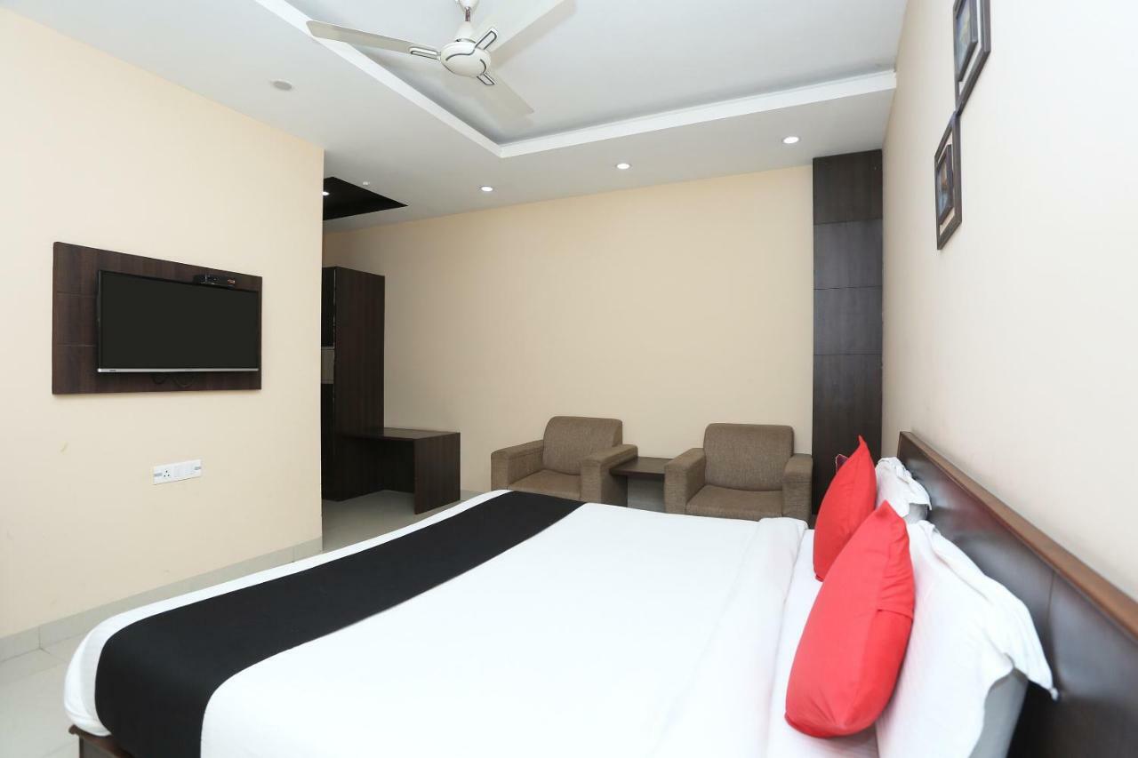 Bilberry Hotel Rewāri Extérieur photo